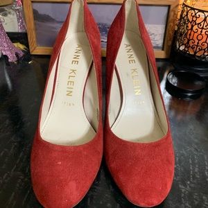 Anne Klein red heels size 9